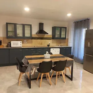 https://chez-sab.fr-provencehotel.com